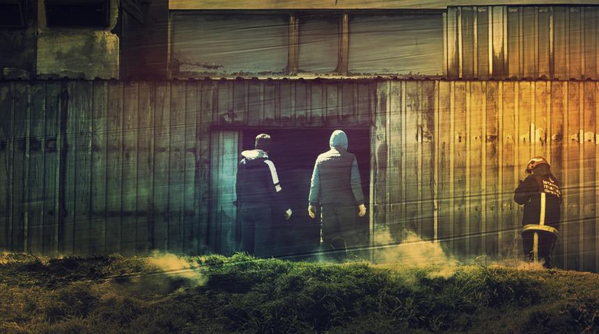 Arnavutköy’de fabrika deposunda korkutan yangın