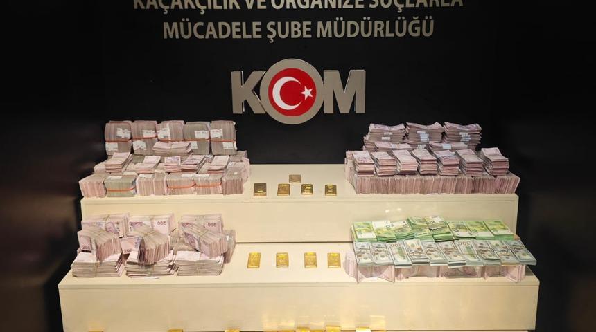 Van'da gümrük kaçağı 66 kilo 668 gram altın ele geçirildi
