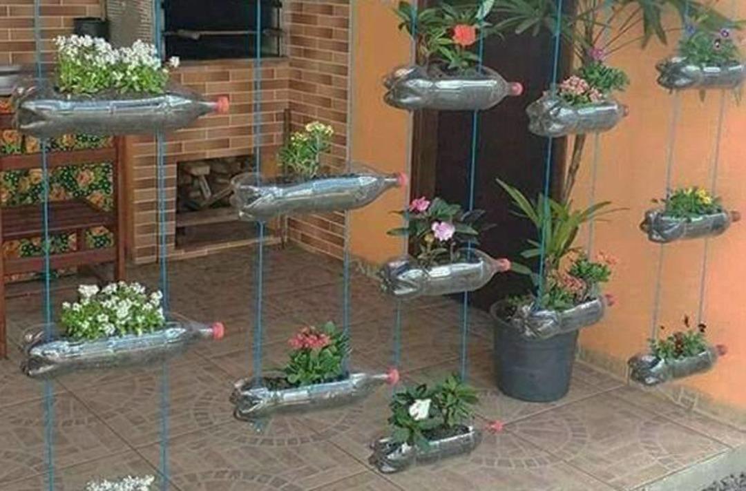 Balkon sezonu açılıyor! Plastik şişelerden saksı tasarlamanın yolları 3