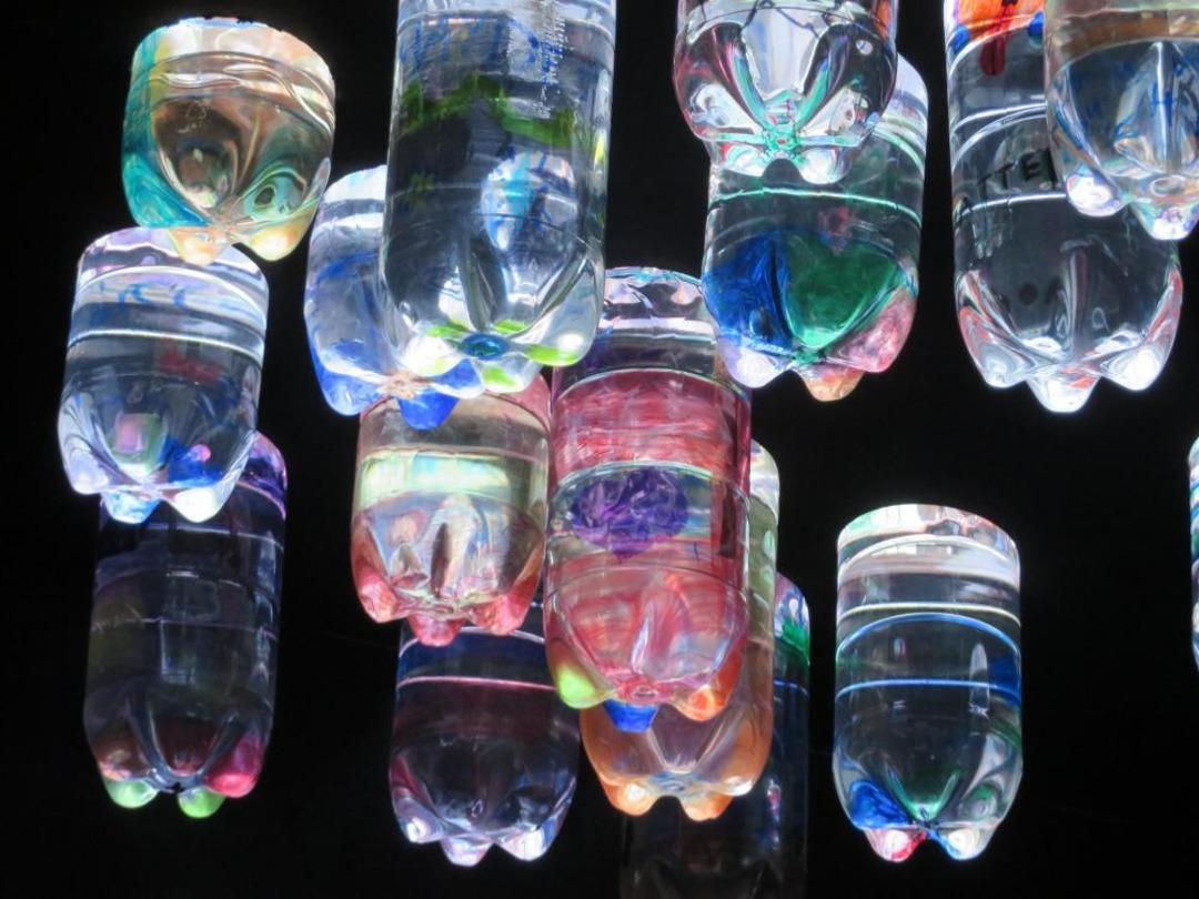 Balkon sezonu açılıyor! Plastik şişelerden saksı tasarlamanın yolları 9
