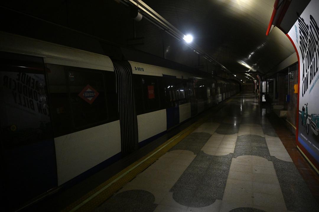 AA-20250428-37778065-37778061-ISPANYA_VE_PORTEKIZDE_GENIS_CAPLI_ELEKTRIK_KESINTISI_YASANIYOR