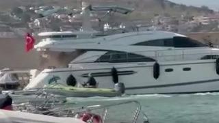  Ayvalık'ta marinada bağlı motoryatta yangın!