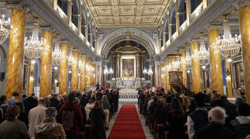 Papa Franciscus için Şişli'deki Saint Esprit Katedrali'nde ayin düzenlendi
