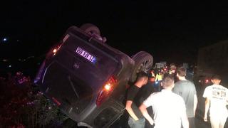 Osmaniye'de otomobil, TIR'a arkadan çarptı: 5 yaralı