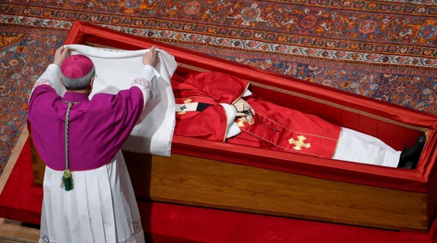 Yeni Papa seçilecek! Kardinallerle ilgili önemli iddia: İkiye bölündüler! 