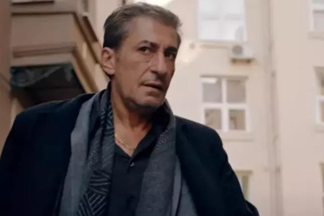 Erkan Petekkaya &ouml;d&uuml;l t&ouml;renine oğlu Cano ile birlikte katıldı! G&ouml;renler aynı yorumu yaptı! 'Aynı annesi' 