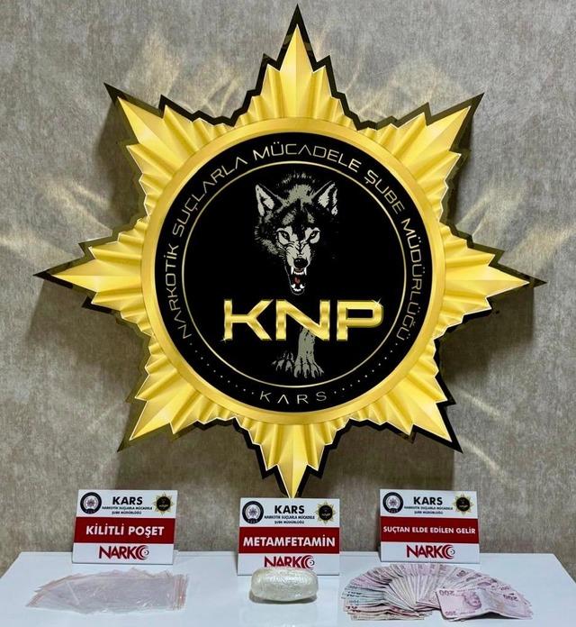 Kars'ta uyuşturucu operasyonunda 2 zanlı tutuklandı