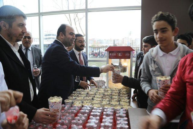 Öğrenciler için sinema günü düzenlendi
