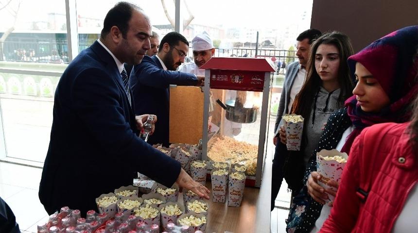 &Ouml;ğrenciler i&ccedil;in sinema g&uuml;n&uuml; d&uuml;zenlendi