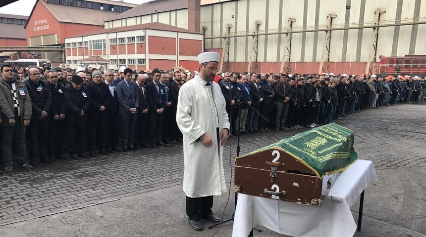 4 kişinin &ouml;ld&uuml;ğ&uuml; kazada yaralanan iş&ccedil;i yaşam savaşını kaybetti(2)