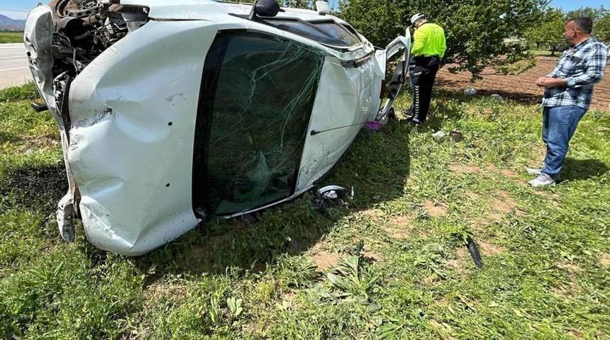 Elazığ’da otomobil takla attı: 5 yaralı