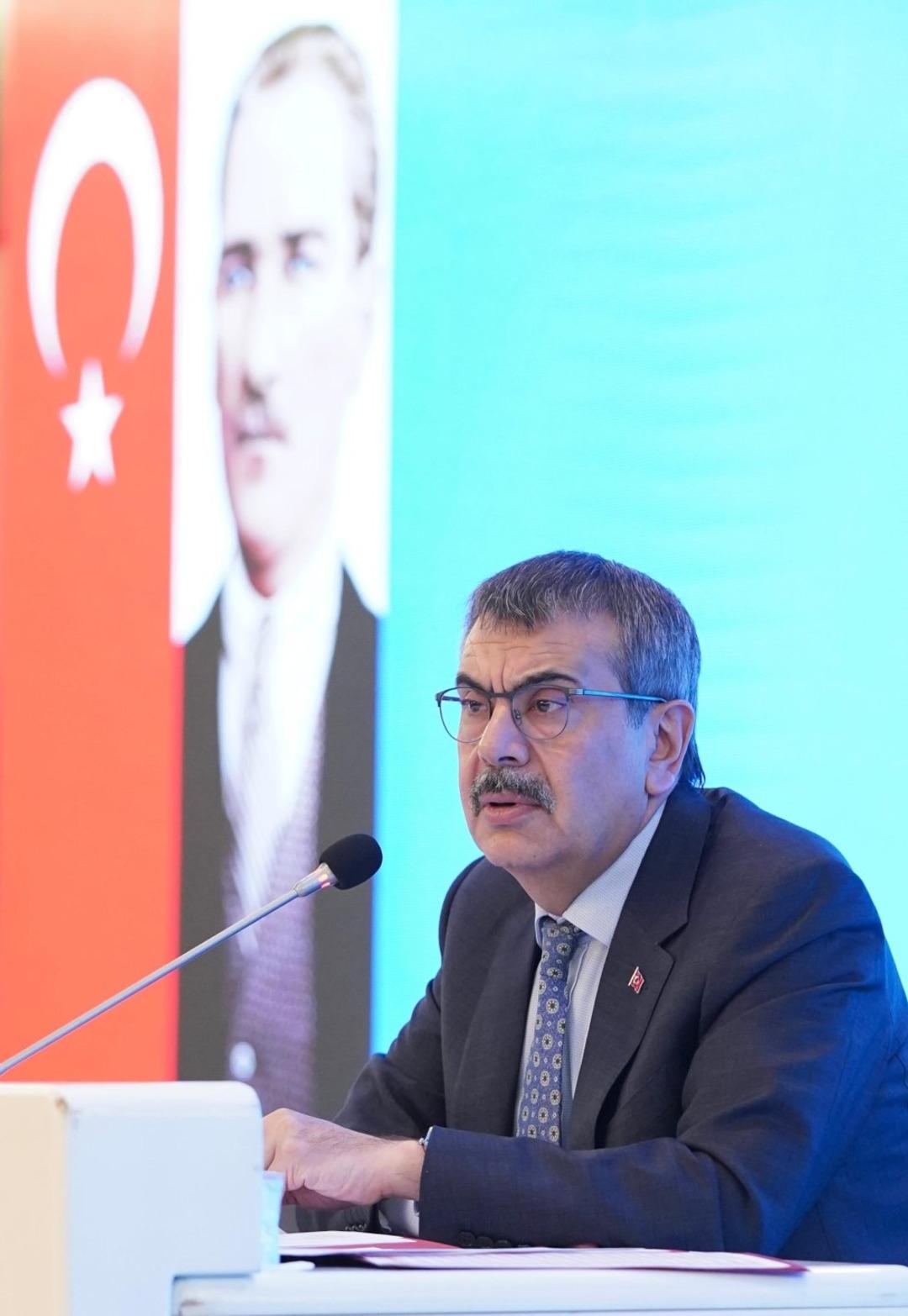 BAKAN-TEKIN-81-ILIN-MILLI-EGITIM-MUDURU_685324_202981