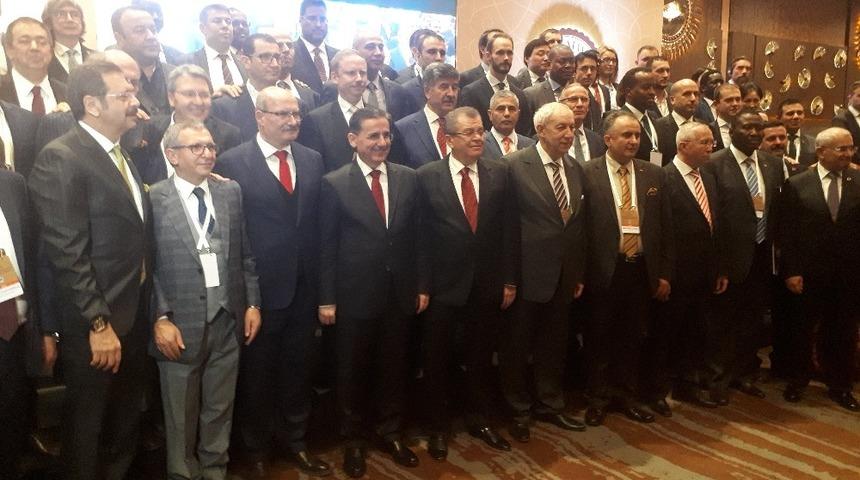 ATO Başkanı Baran: "T&uuml;rkiye yangın yerine d&ouml;nen coğrafyanın ortasında bir g&uuml;ven adası olarak varlığını muhafaza ediyor"