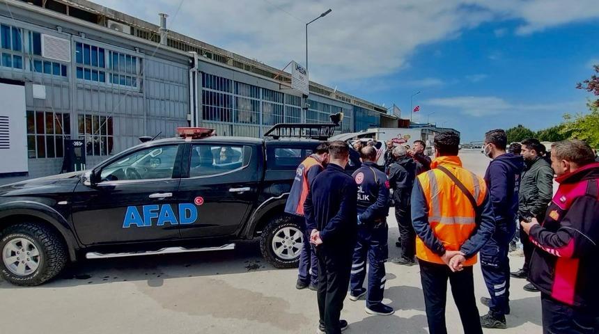 Yalova’da bir firmada yere dökülen kimyasal madde imha edildi