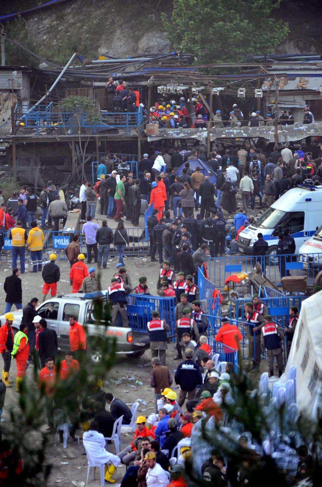 SOMA-MADEN-FACIASINDA-18-KAMU-GOREVLISIN_685830_203130