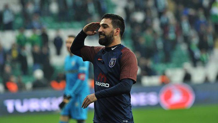Galatasaray taraftarı Arda Turan'ı ıslıkladı G3