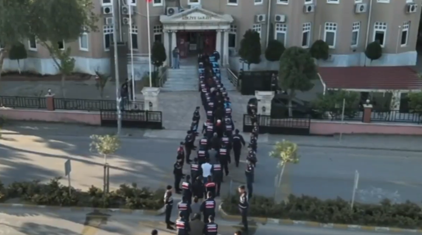 Son dakika | Banka hesaplarındaki akış dudak uçuklattı! Dolandırıcı çete çökertildi: Onlarca tutuklama var