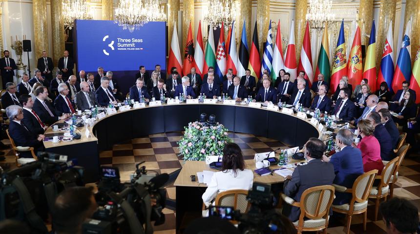 Türkiye, Üç Deniz Girişimi'nin stratejik ortağı oldu! Bakan Uraloğlu: "Daha müreffeh bir bölge inşa etmeye hazırız"