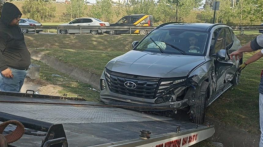 Sakarya'da 4 aracın karıştığı zincirleme kaza; 1 yaralı!