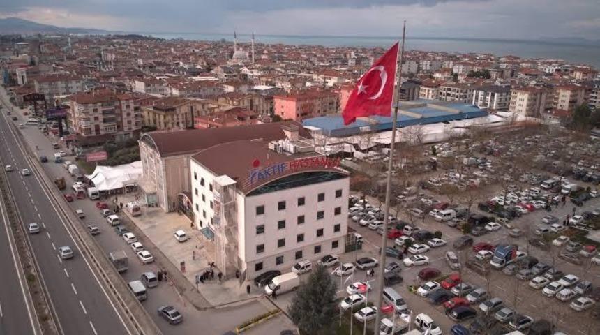 Yalova'da 'deprem raporu' eksik çıkan özel hastanenin faaliyeti geçici olarak durduruldu