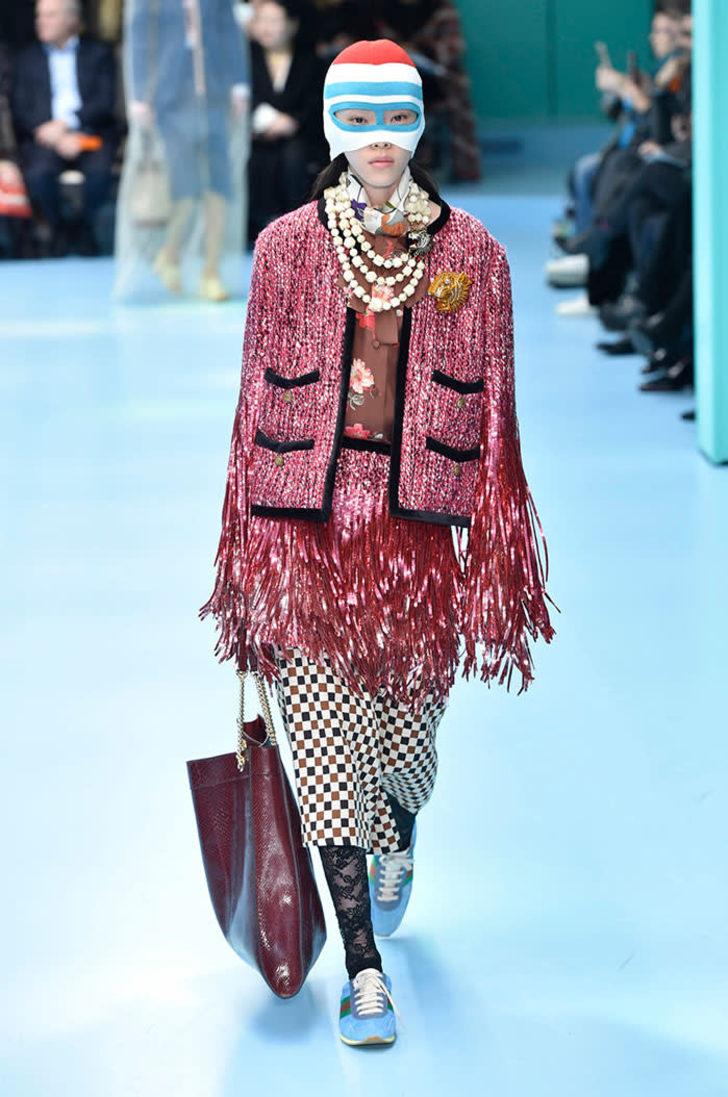 Kafalarını ellerine alıp yürüdüler G3