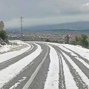 Şiddetli dolu yağışı kar manzaraları oluşturdu