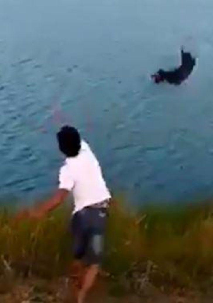 Kan donduran anlar! Köpeği timsaha böyle yem etti G2