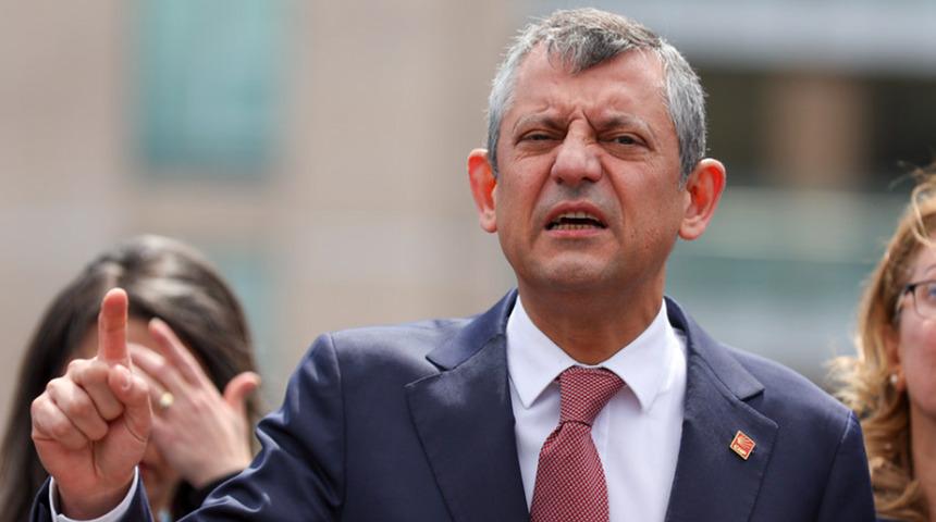 Mahkeme salonunda gerilim! CHP lideri kendi açıkladı, avukatın özrünü kabul etmedi