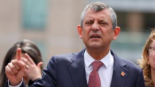 Mahkeme salonunda gerilim! CHP lideri kendi açıkladı, avukatın özrünü kabul etmedi