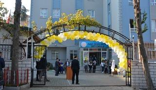 Silivri’de depremde hasar alan Gazi İmam Hatip Ortaokulu’na tahliye kararı