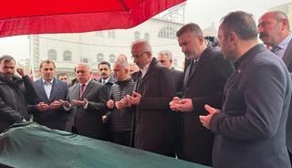 Ulaştırma ve Altyapı Bakanı Uraloğlu, Trabzon'da akrabasının cenaze törenine katıldı
