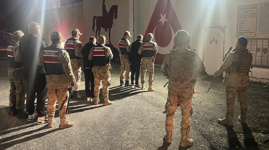 Ardahan'da kaçakçılık operasyonu! 3 şüpheli tutuklandı