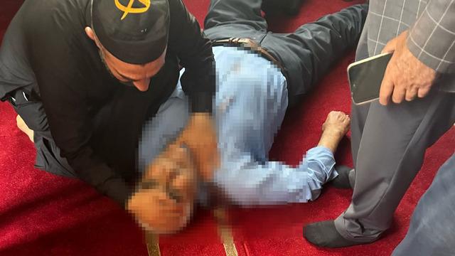 Yer: Mardin! Camide namaz kılarken bıçaklandı