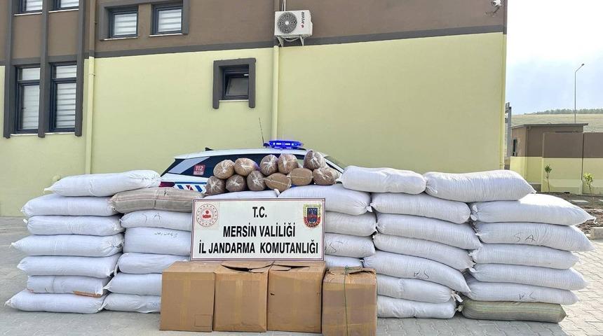 Mersin'de yolcu otobüsünde 1,5 ton kaçak tütün ele geçirildi