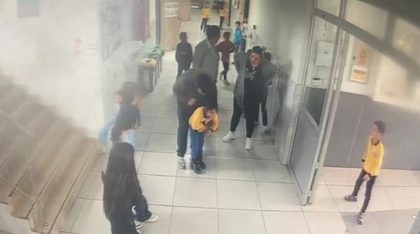 Sakarya'da öğretmen, öğrencisini 'Heimlich' manevrasıyla kurtardı