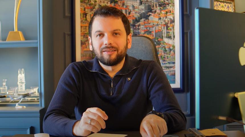 Gazeteci Taha Hüseyin Karagöz'den Menzil Cemaati'ne 'çakarlı araç' eleştirisi "Çok fazla malzeme veriyorlar"