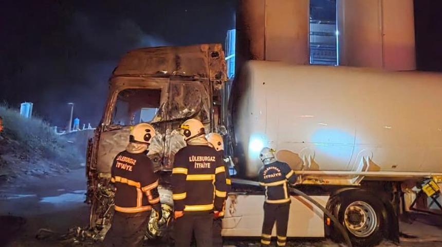Yer: Lüleburgaz! LPG tankerinde dolum sırasında yangın çıktı