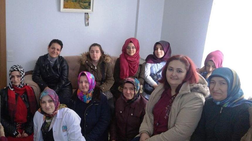 Serdivan&rsquo;da &rsquo;Mahalle G&ouml;n&uuml;ll&uuml;s&uuml;&rsquo; olarak evlere misafir oluyor