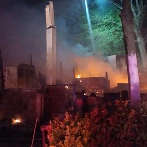 İstanbul'da büyük yangın! Yan yana bulunan 6 restoran bir anda küle döndü