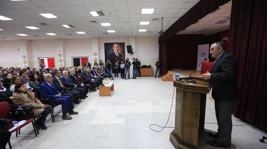 Bolu&rsquo;da, &lsquo;Bilgisayarınla değil benimle konuş&rsquo; konferansı