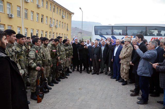 Derik'ten 30 güvenlik korucusu Zeytin Dalı Harekatı'na uğurlandı