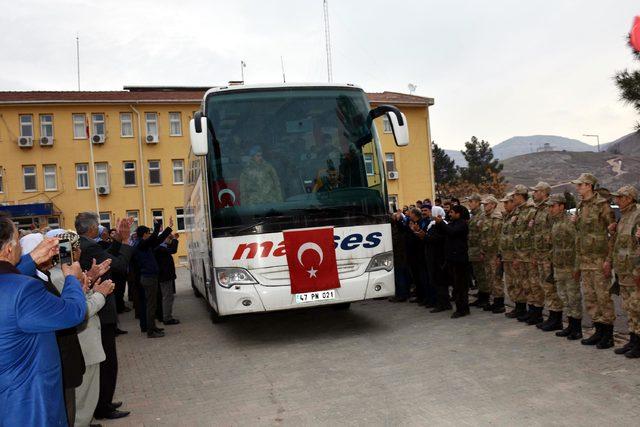 Derik'ten 30 güvenlik korucusu Zeytin Dalı Harekatı'na uğurlandı