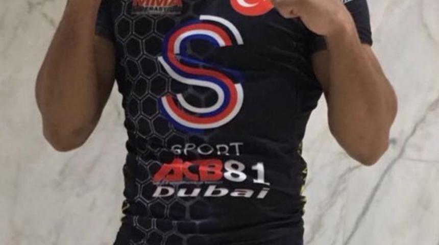 Kağıt toplayan şampiyon d&ouml;v&uuml;ş&ccedil;&uuml;ye, Sadettin Saran'dan destek