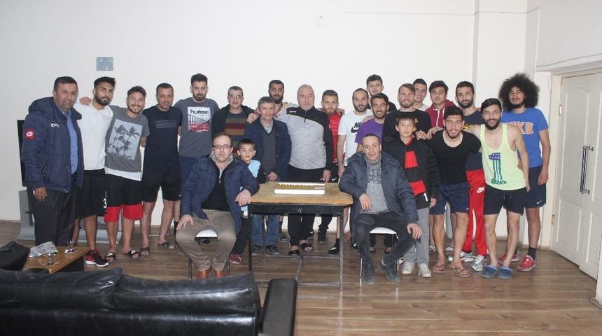 Taraftardan TKİ Tavşanlı Linyitspor&rsquo;a moral desteği