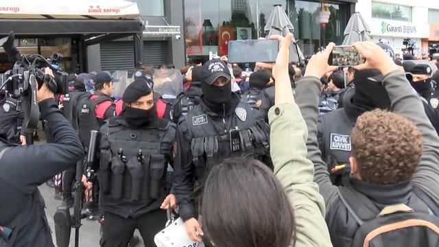 Taksim’de 1 Mayıs gerginliği! Müdahale edildi, gözaltılar var... Mahmut Tanal bu kez de gözaltı aracına çıktı