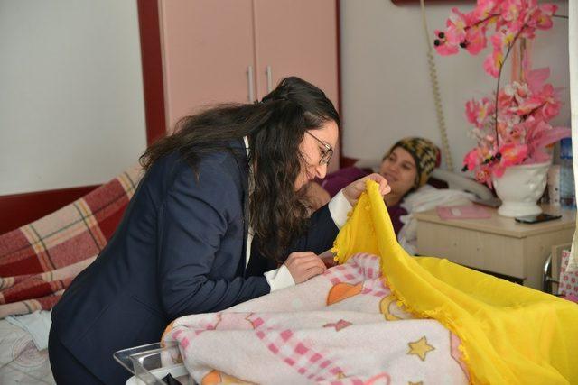 Diyar Masa ekipleri ‘Hoş Geldin Bebek’ paketi dağıttı