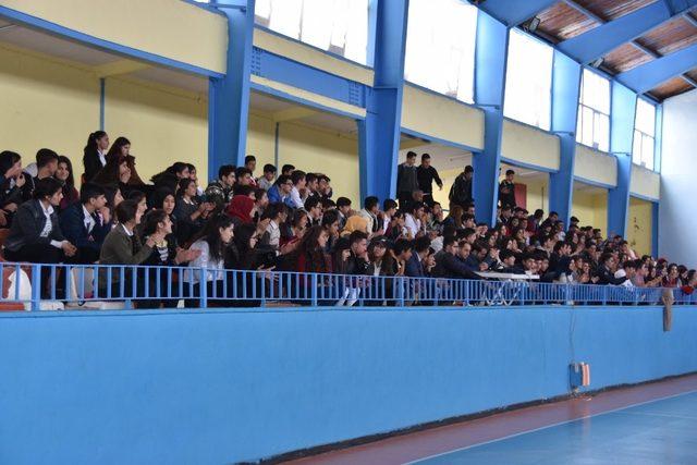 Nusaybin Gazi Anadolu Türkiye yarı finallerinde