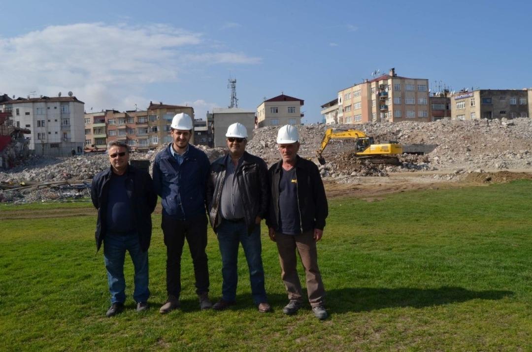 Avni Aker&rsquo;de yıkım işi bitti, hafriyatı kaldı