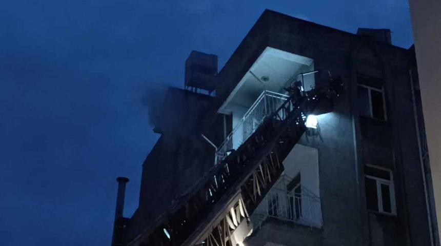 İşçilerinin kaldığı dairede çıkan yangın korkuttu