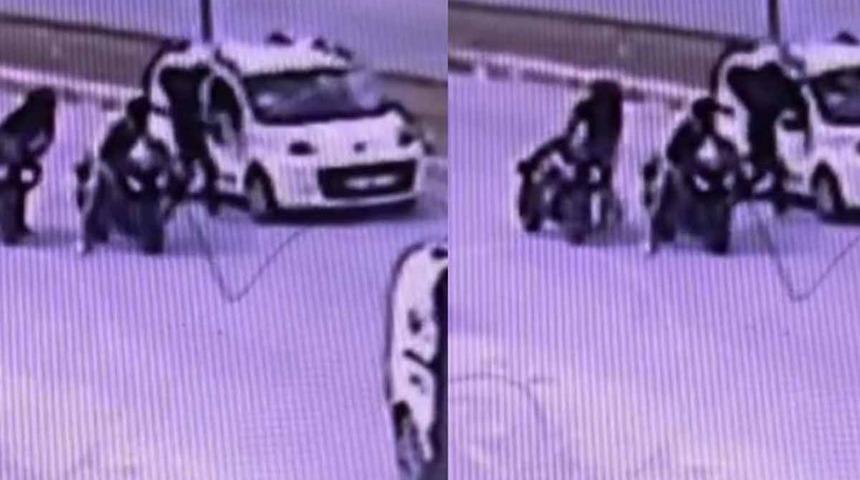 Kaskla tartıştığı sürücünün aracına zarar verdi